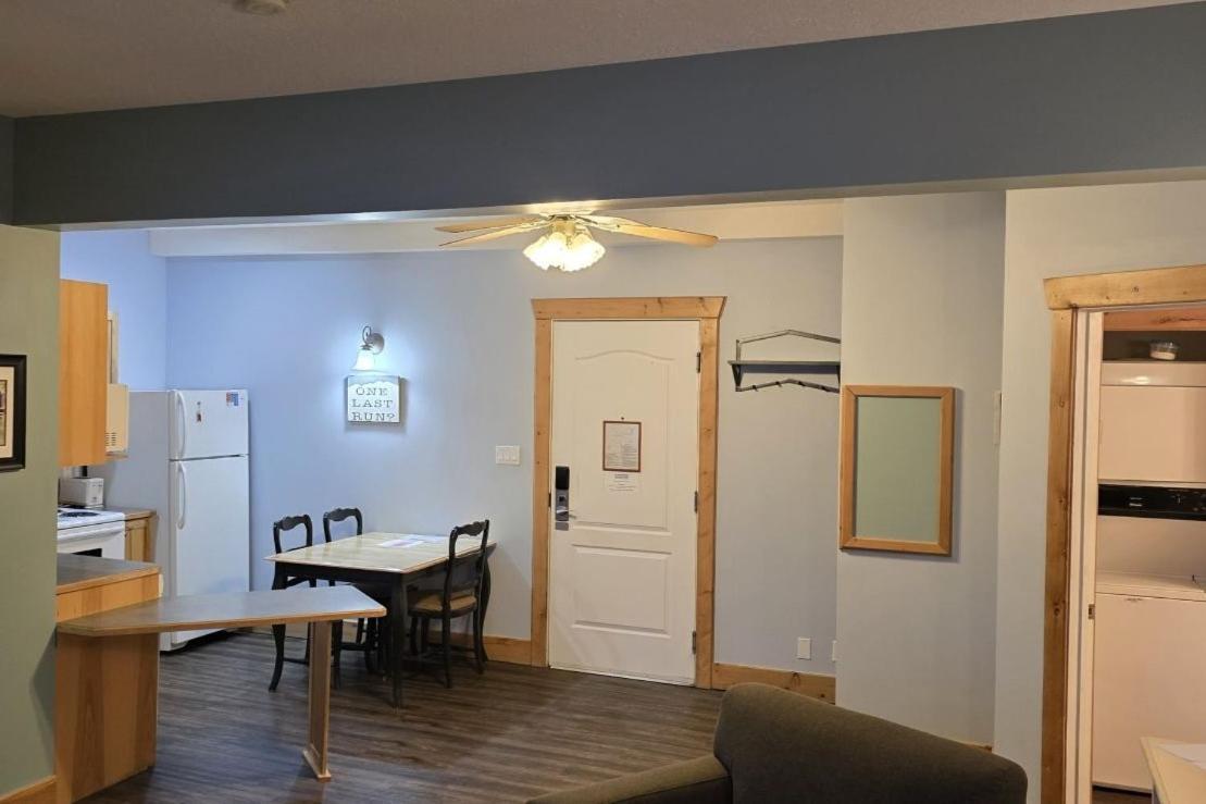 Cornerstone Lodge By Park Vacation Management Fernie Εξωτερικό φωτογραφία