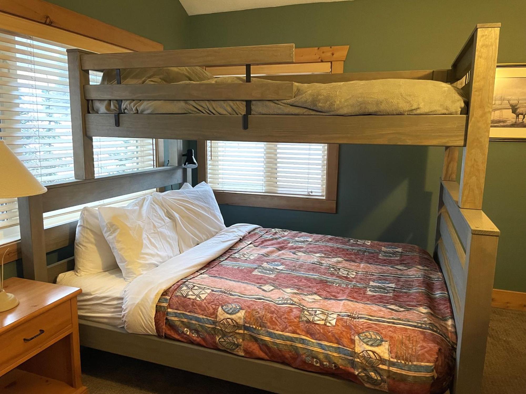 Cornerstone Lodge By Park Vacation Management Fernie Εξωτερικό φωτογραφία